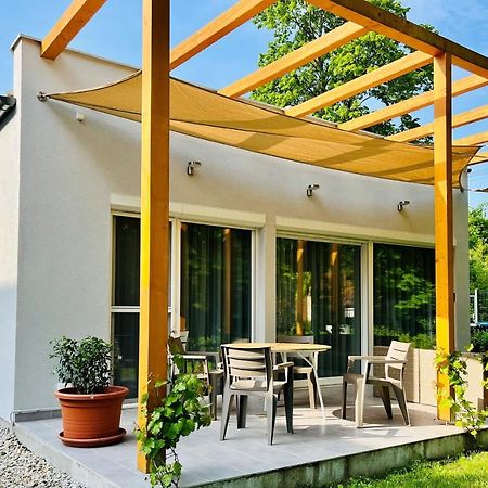 Aranygesztenye Apartmanház Balatonudvari Exterior foto