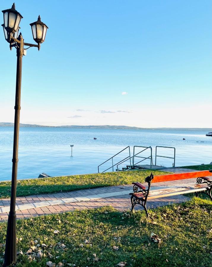 Aranygesztenye Apartmanház Balatonudvari Exterior foto