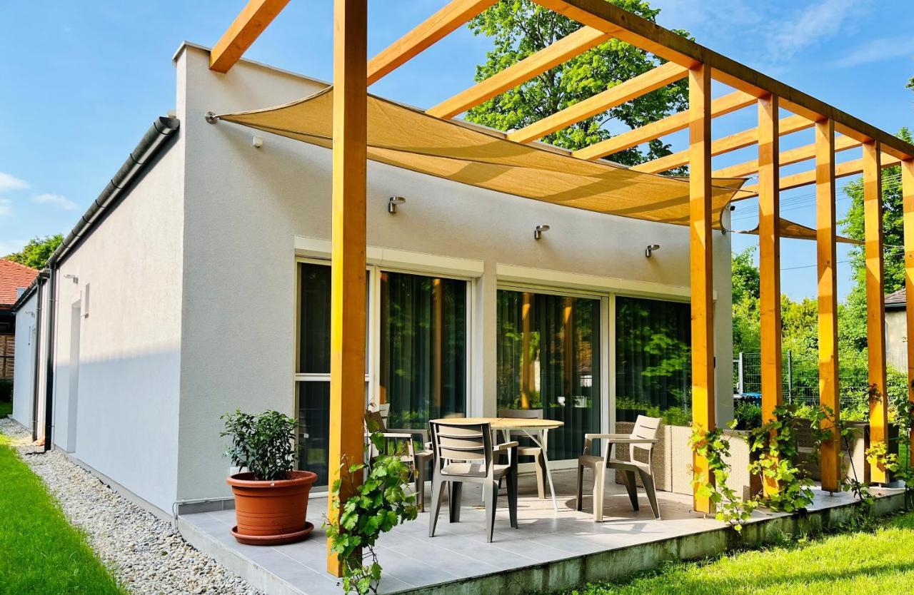 Aranygesztenye Apartmanház Balatonudvari Exterior foto